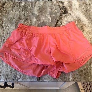 2.5 raspberry cream Lululemon shorts hotty hot LR 10